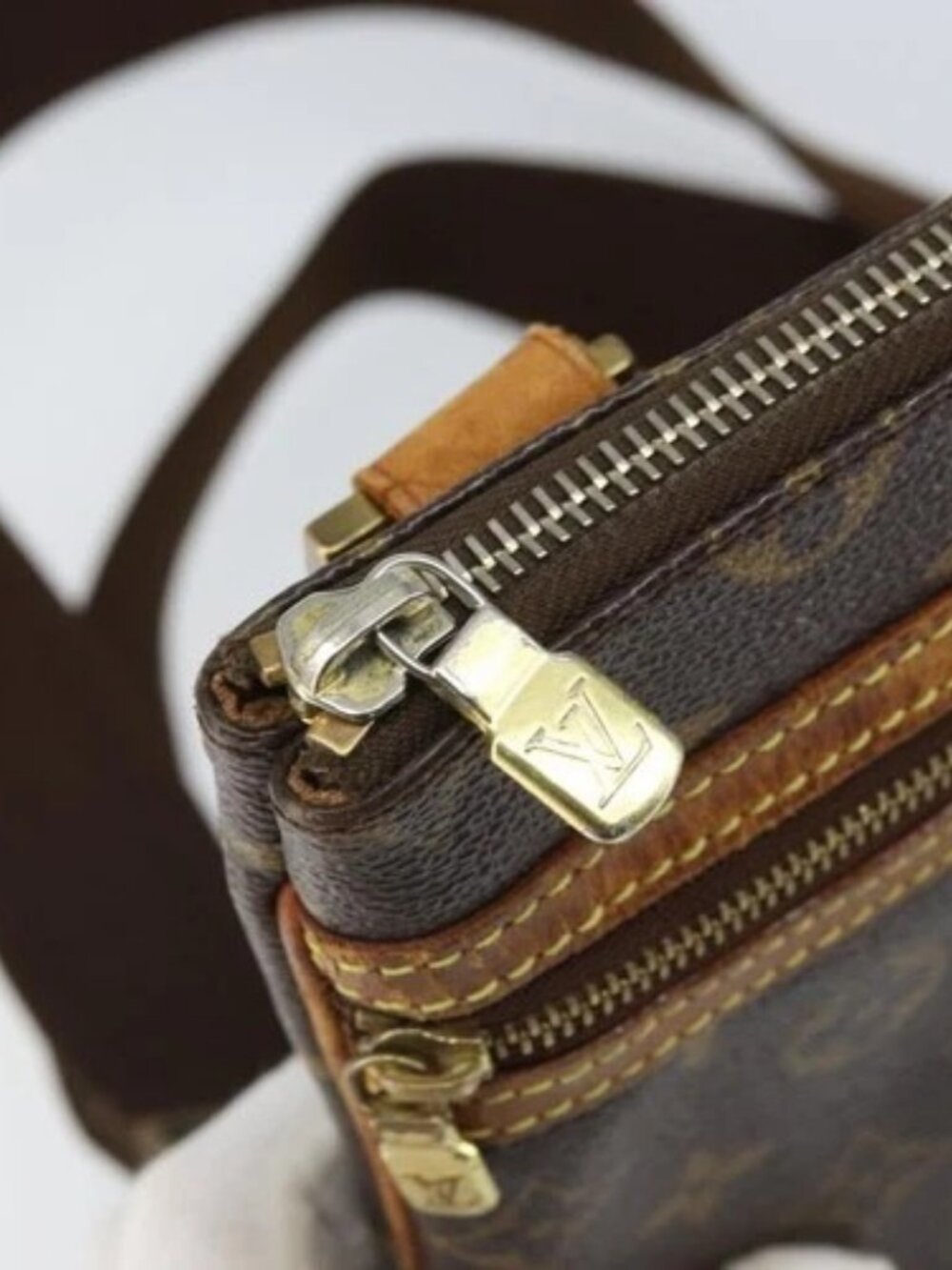 LOUIS VUITTON Monogram Pochette Bosphore Shoulder Bag M40044 LV Auth 166163 - Picture 10 of 16